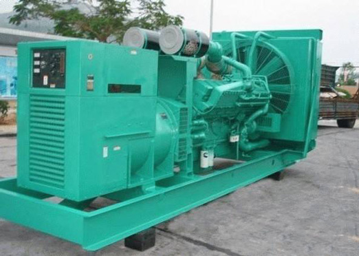 重兴镇75kw康明斯柴油发电车出租