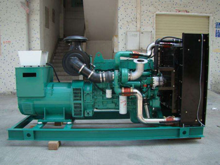 重兴镇1100kw康明斯柴油发电机组