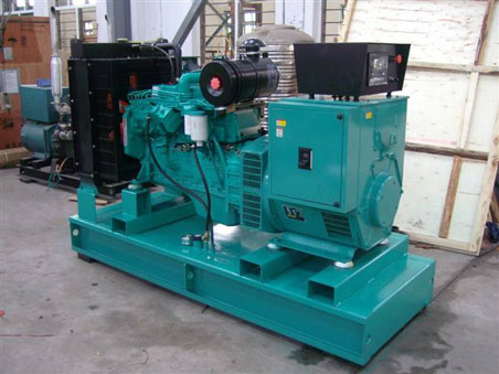 重兴镇200kw康明斯柴油发电机组